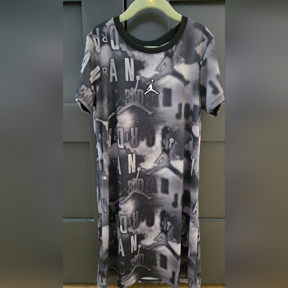 Jordan Girl's Black & Gray Casual Shift Dress
